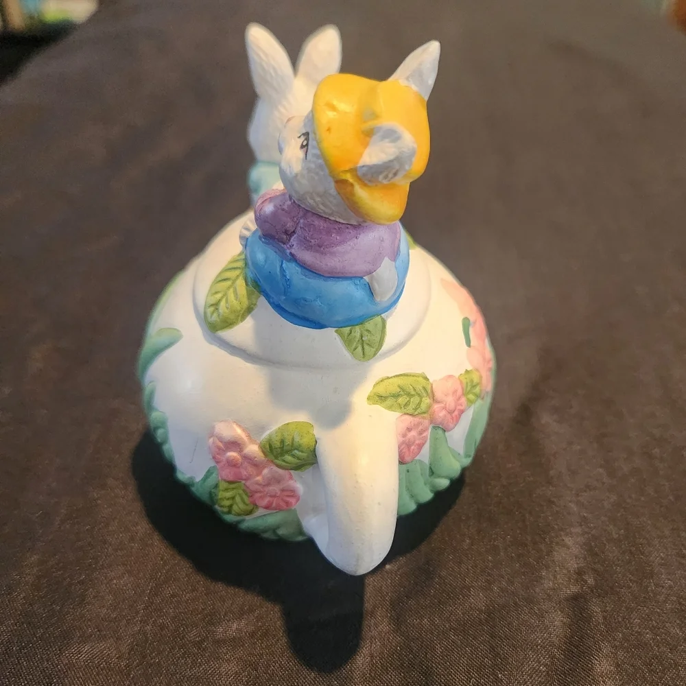 Bunny Rabbit Teapot. - Picture 4 of 5